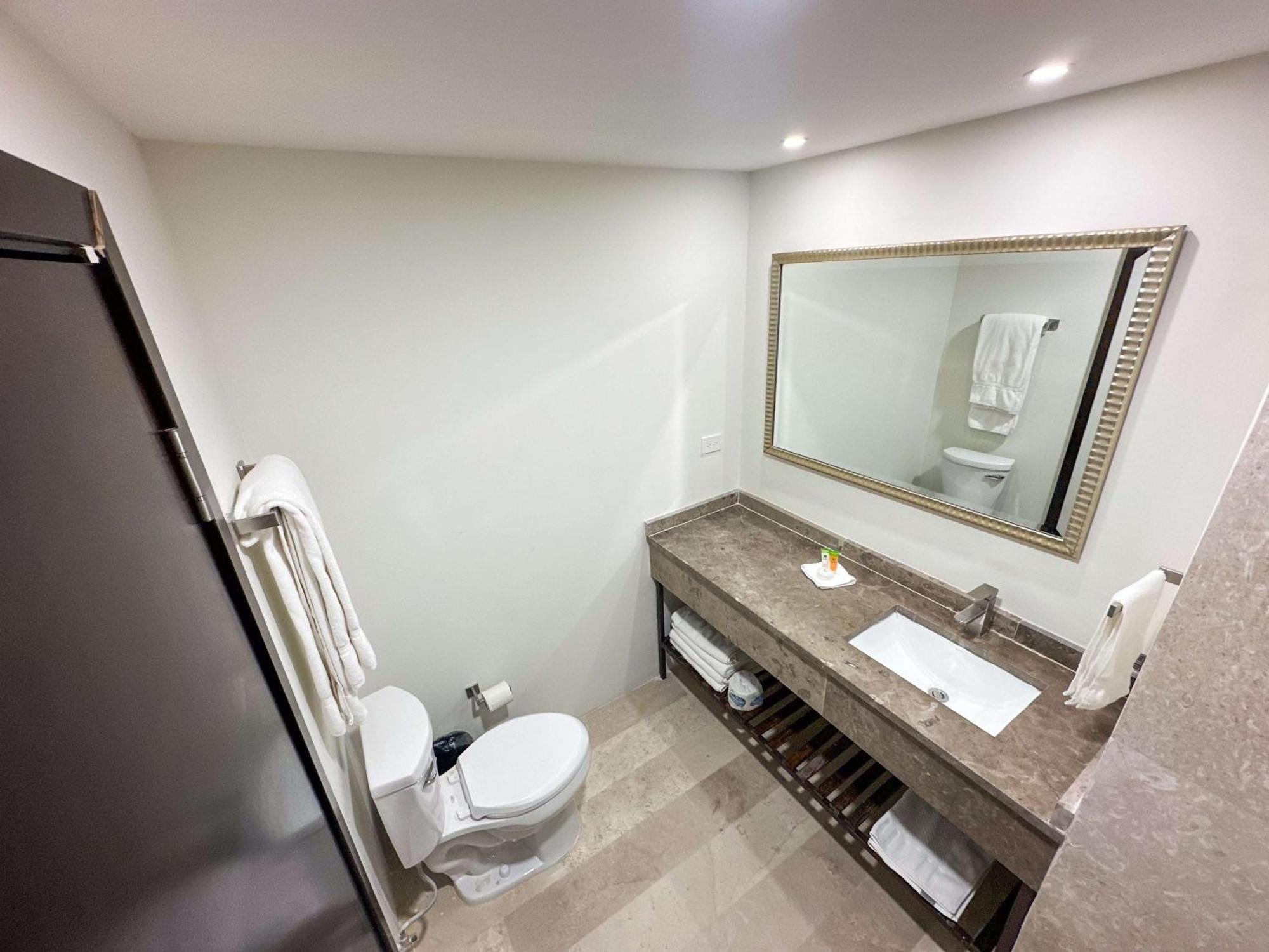 Best Western Plus Sacramento Chihuahua Exterior foto