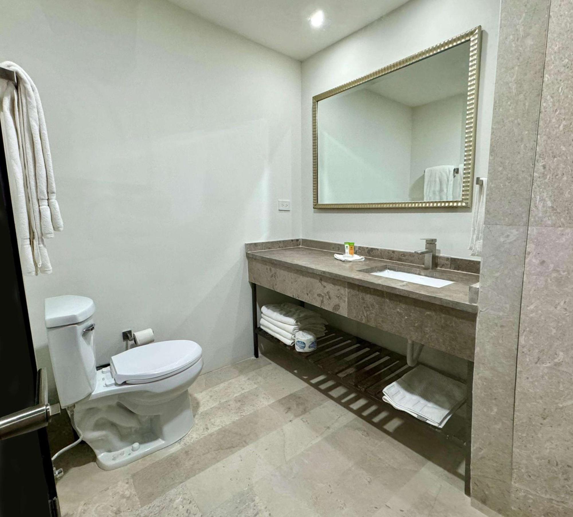 Best Western Plus Sacramento Chihuahua Exterior foto